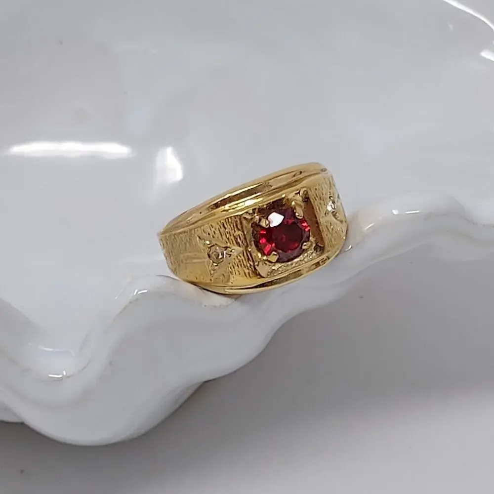 Men's Ring Sz 10.25 Gold Tone Red Marked Lind G.E.P. UNTESTED